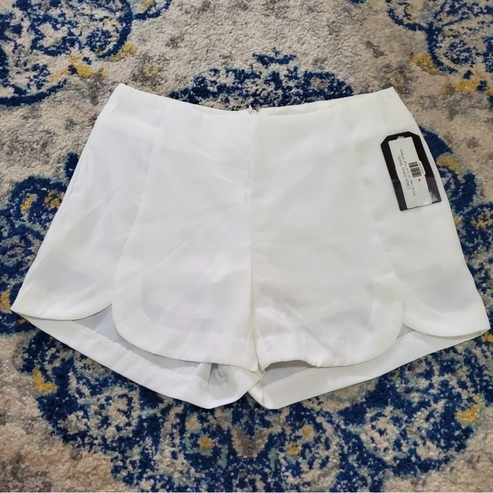 Very J Classic Dressy Shorts Tulip Hem Off White S